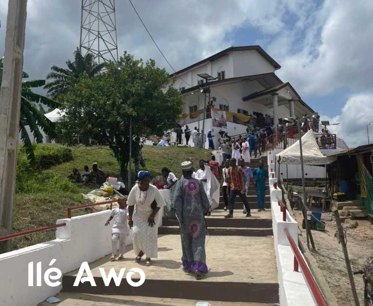 Templo de Ifá en Ile Ife durante el Oke Itase 2022